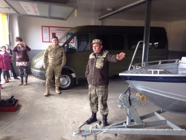 Луцькі школярі завітали в гості до прикордонників. ФОТО