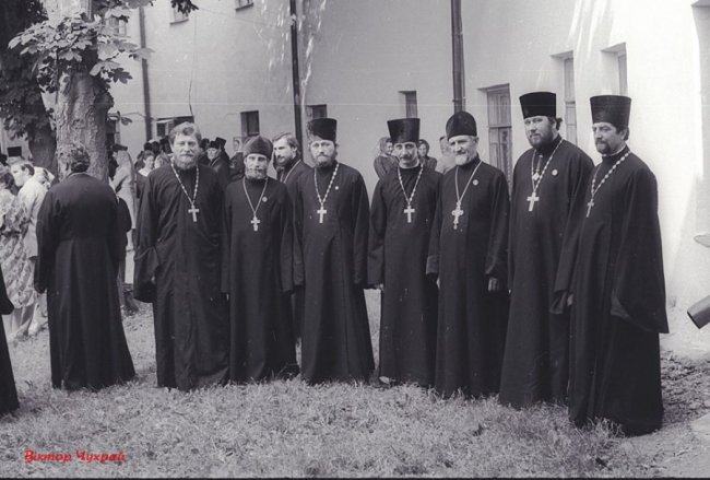 Яблуку ніде впасти: як у Луцьку відзначали тисячоліття хрещення Русі. РЕТРОФОТО 