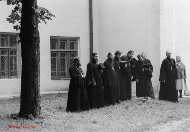 Яблуку ніде впасти: як у Луцьку відзначали тисячоліття хрещення Русі. РЕТРОФОТО 