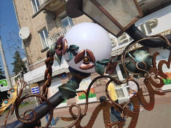 Лавку «Закоханих ліхтарів»  у Луцьку реконструювали. ФОТО