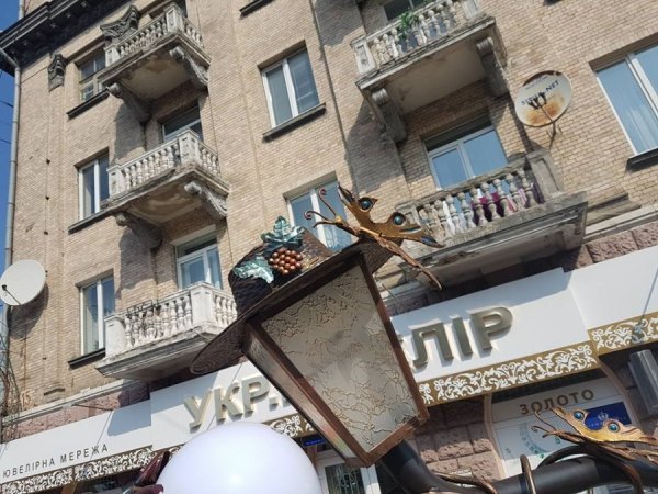 Лавку «Закоханих ліхтарів»  у Луцьку реконструювали. ФОТО