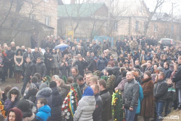 Поховали ще одного волиняна, вбитого на Майдані. ФОТО