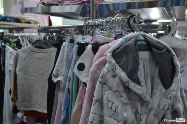 Нові брендові речі за доступною ціною: у Луцьку відкрили другий «Family Stock»*