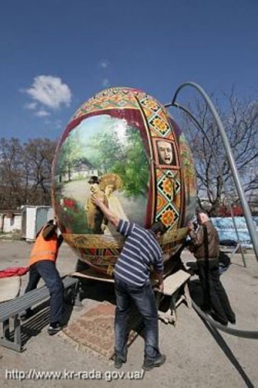 Які конкуренти у луцького яйця-гіганта? ФОТО. ВІДЕО