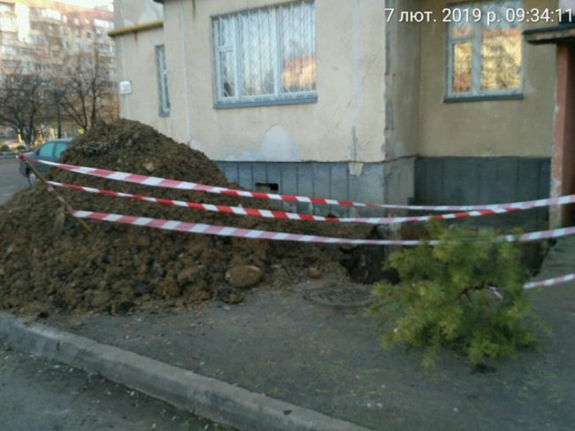 Муніципали покарали комунальника, який дав дозвіл на проведення «розкопок» у Луцьку