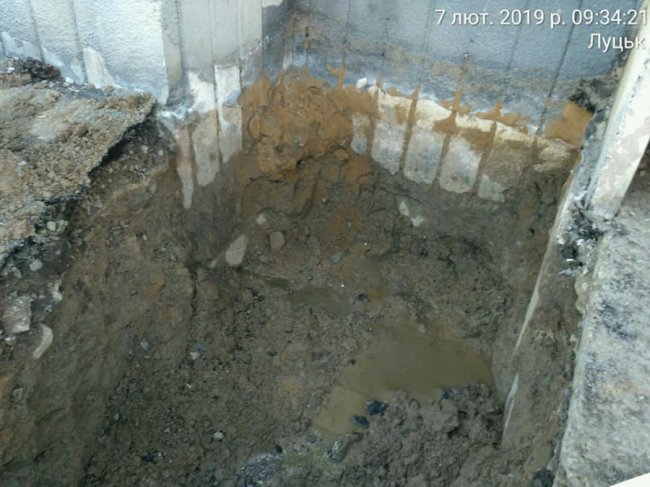 Муніципали покарали комунальника, який дав дозвіл на проведення «розкопок» у Луцьку