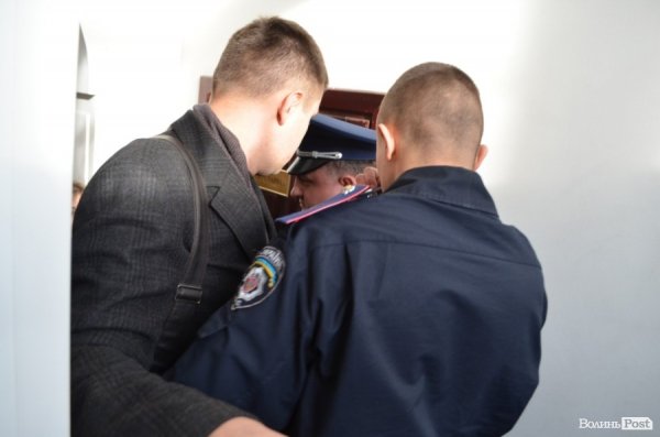 Як «репресовані» луцькі євромайданівці ходили в прокуратуру. ФОТО. ВІДЕО