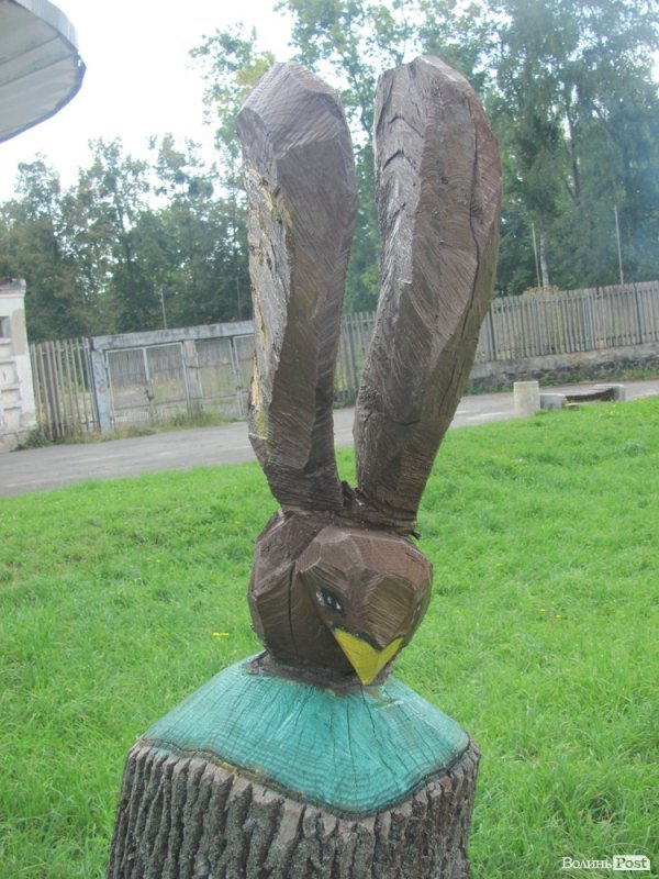 У луцькому парку розфарбовували фігурки тварин. ФОТО