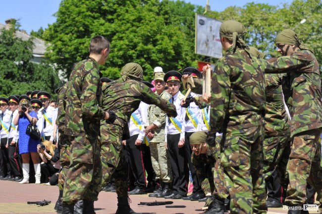 Фото випускного у військовому ліцеї в Луцьку