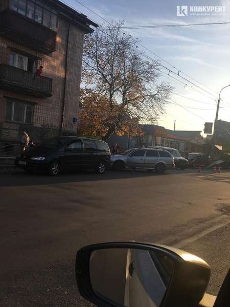 У Луцьку − подвійна аварія. ФОТО