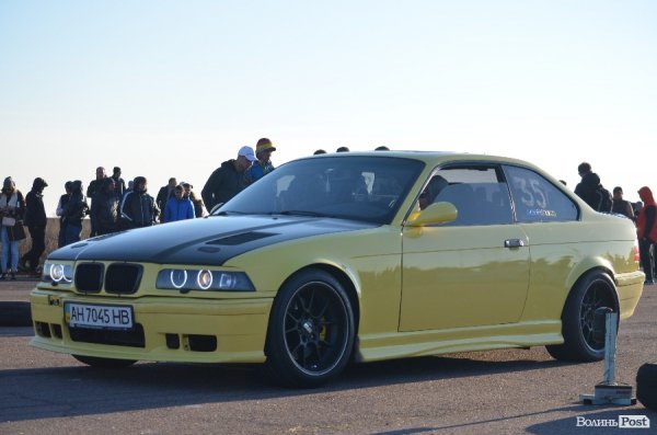 Під Луцьком відбувся чемпіонат з дрег-рейсингу. ФОТО