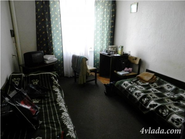 Постраждалих від обвалу переселять з готелю в гуртожиток, бо дорого