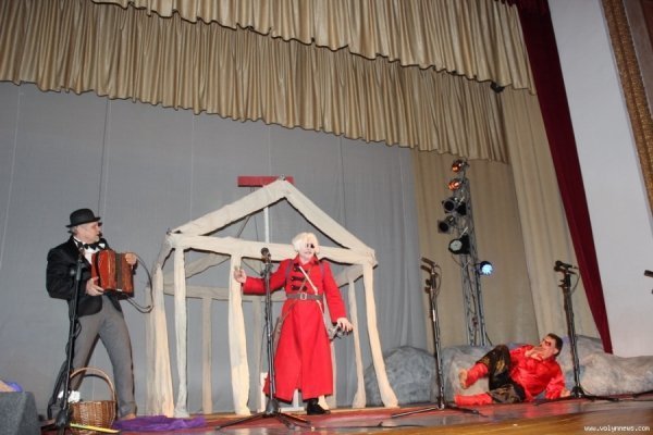 «Павлік Морозов» на луцькій сцені. ФОТО