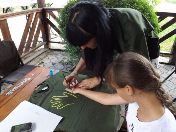 Діти волинських учасників АТО  творили «Подарунок для солдата». ФОТО