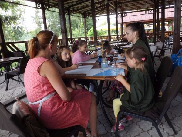 Діти волинських учасників АТО  творили «Подарунок для солдата». ФОТО