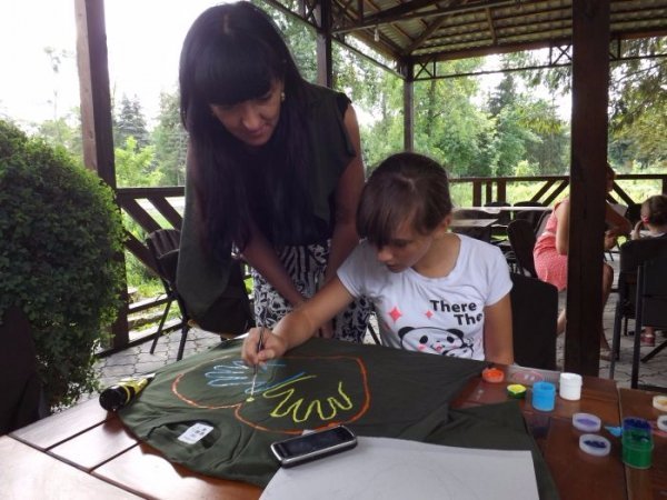 Діти волинських учасників АТО  творили «Подарунок для солдата». ФОТО