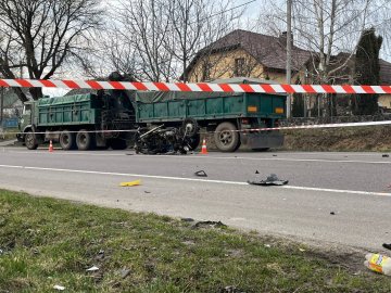 У Луцькому районі водійка Skoda збила на смерть мотоцикліста: як її покарали 