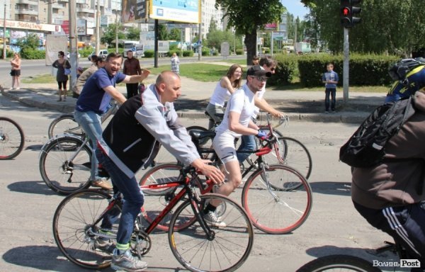 Велодень у Луцьку зібрав більше тисячі людей. ФОТО 