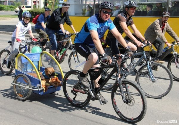Велодень у Луцьку зібрав більше тисячі людей. ФОТО 