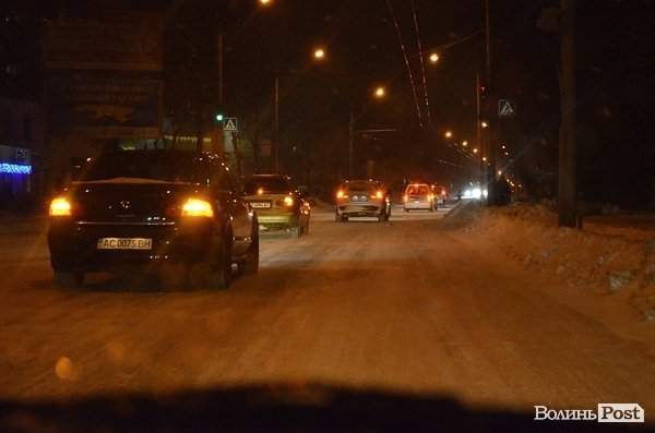 Луцький автомайдан зібрав 20 авто. ФОТО