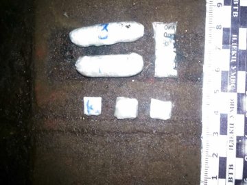 На Волині у колонії знайшли невідомі пакунки, які  передавались засудженим 