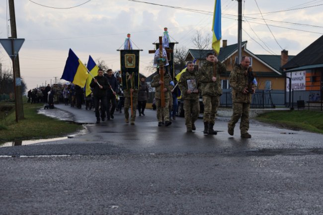 Волиняни провели в останню путь Героя Юрія Сєчного