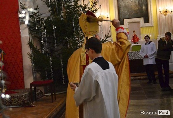 У католиків Різдво: фоторепортаж з луцького костелу Петра і Павла