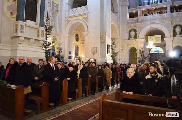 У католиків Різдво: фоторепортаж з луцького костелу Петра і Павла