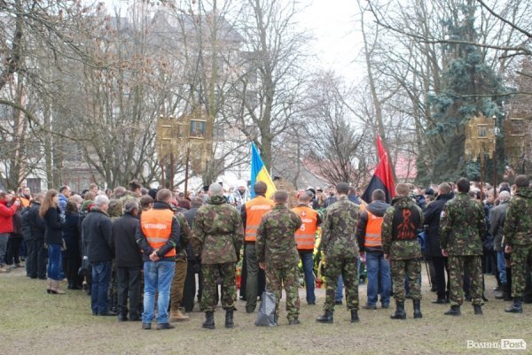 Луцьк сумує: хода до могили Героя Майдану. ФОТО