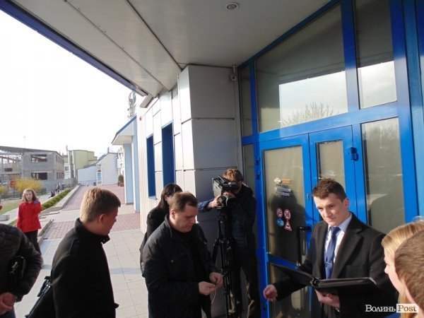 У Луцьку «Самооборона» «взяла в облогу» гральні заклади. ФОТО