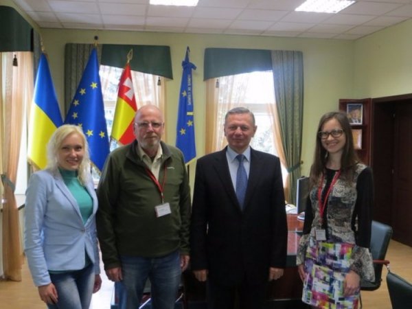 Луцьких безпритульних собак рахуватимуть англійці. ФОТО