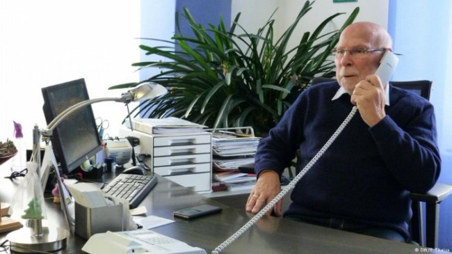 Бургомістр Горст Шреттнер не розуміє, чому гроші українців так довго перевіряють