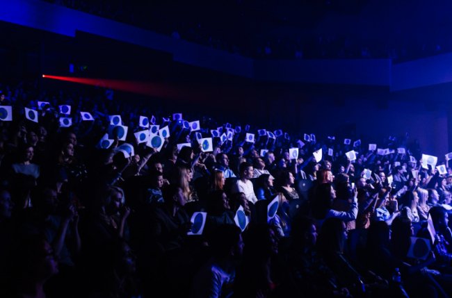 У луцькому «Промені» відгримів концерт гурту «The Hardkiss». ФОТО