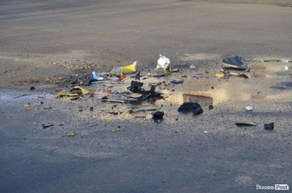 У Луцьку Lexus врізався в маршрутку. ФОТО