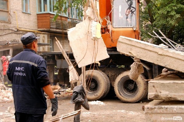 У завалах будинку в Луцьку знайшли тіло другого загиблого. ФОТО