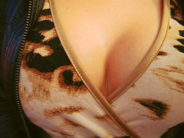 Комсомолка-активістка з Луганська полюбляє публікувати відверті фото