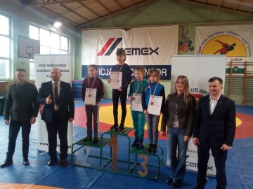 Юні волинянки здобули перемоги  на змаганнях з вільної боротьби у Польщі