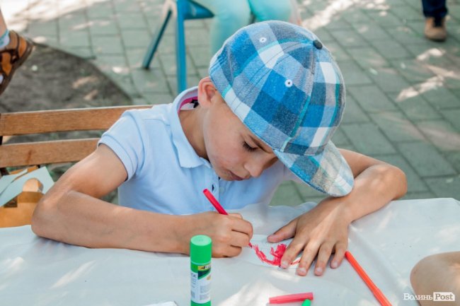 Бульбашково, яскраво і весело: у Луцьку відбувся «Bubble FEST». ФОТО