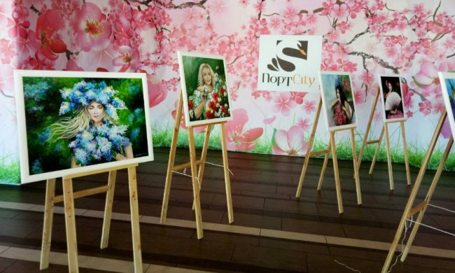 У «ПортCity» відкрили квіткову виставку. ФОТО