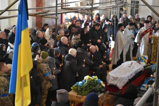 Лучани попрощалися із полеглим під Авдіївкою прикордонником