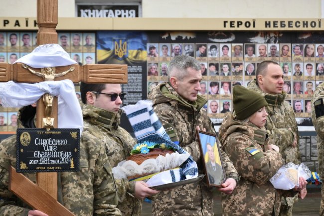 Лучани попрощалися із полеглим під Авдіївкою прикордонником