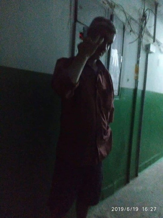 У Луцьку чоловік закидав сміттям власну квартиру. ФОТО