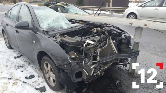 ДТП під Луцьком: відбійник пронизав авто наскрізь. ФОТО, ВІДЕО