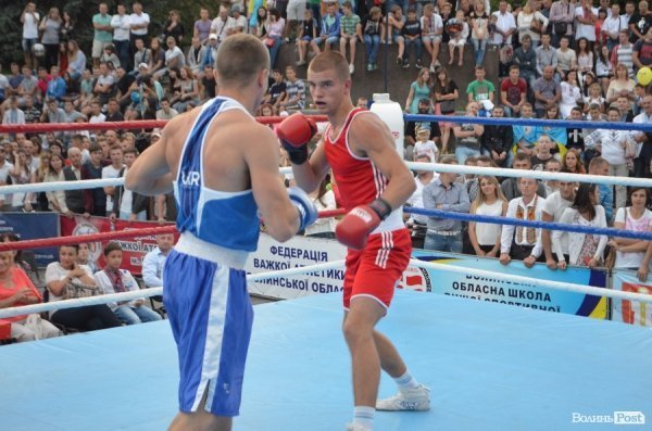 Кров'ю і потом: як у Луцьку билися за перемогу в боксі. ФОТОРЕПОРТАЖ