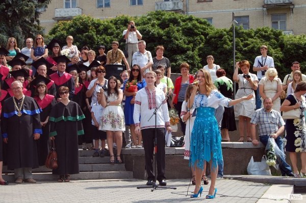 Як вручали дипломи магістрам Східноєвропейського університету. ФОТО