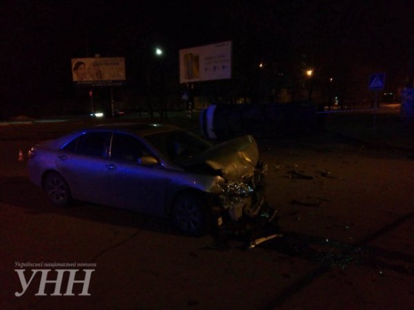 У Миколаєві Toyota врізалася в маршрутку