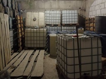 На Волині вилучили контрафактний алкоголь та цигарки вартістю 4 мільйони гривень. ФОТО