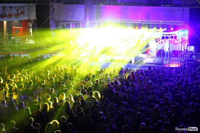 Як це було: фото грандіозного концерту «Ляпис 98» у «ПортCity»