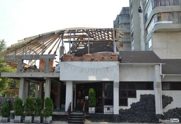 Лучани бояться, що їхні будинки зруйнує будівництво по-сусідству. ФОТО