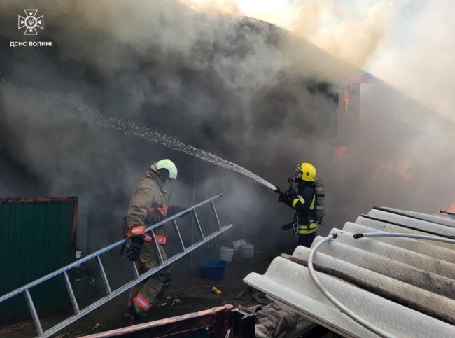 На Волині чоловік підпалив солому в тюках